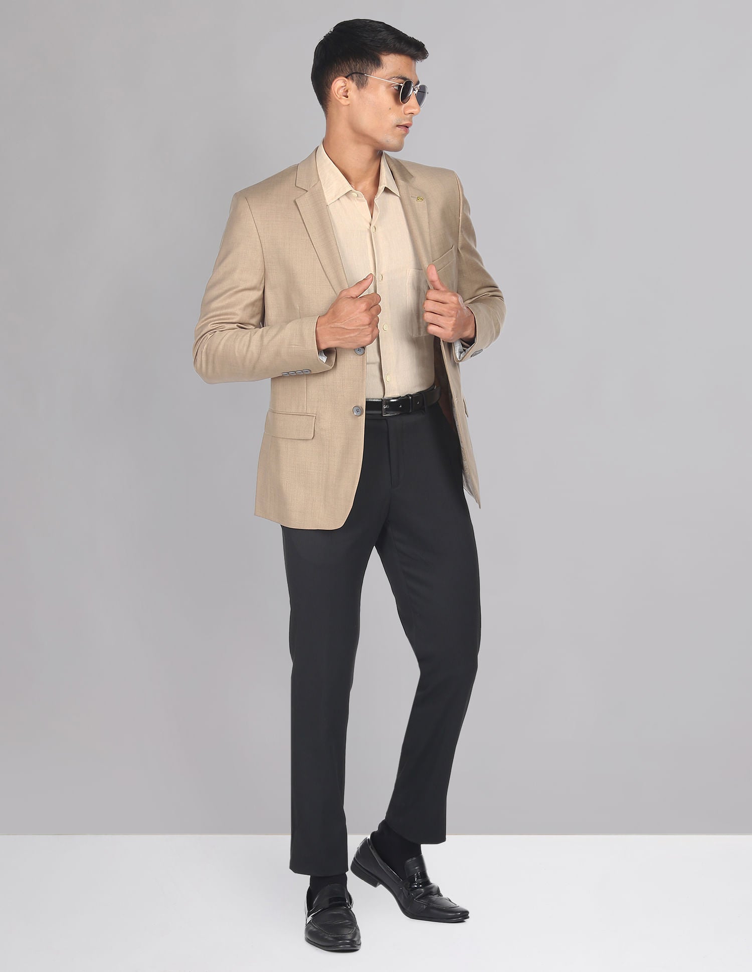 Sleek & Heathered Tailored Fit Blazer