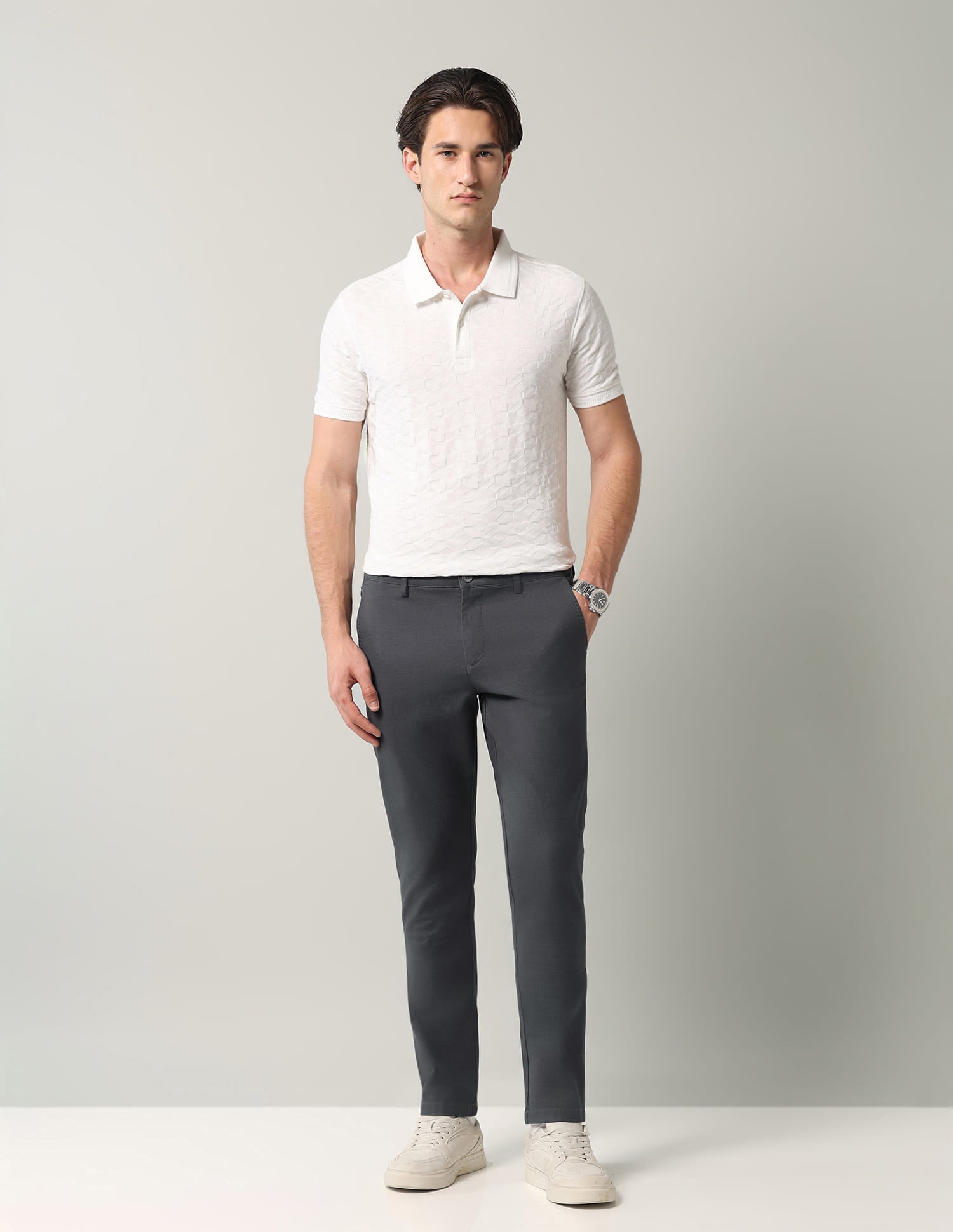 Textured Mid-rise Modern Fit Trousers