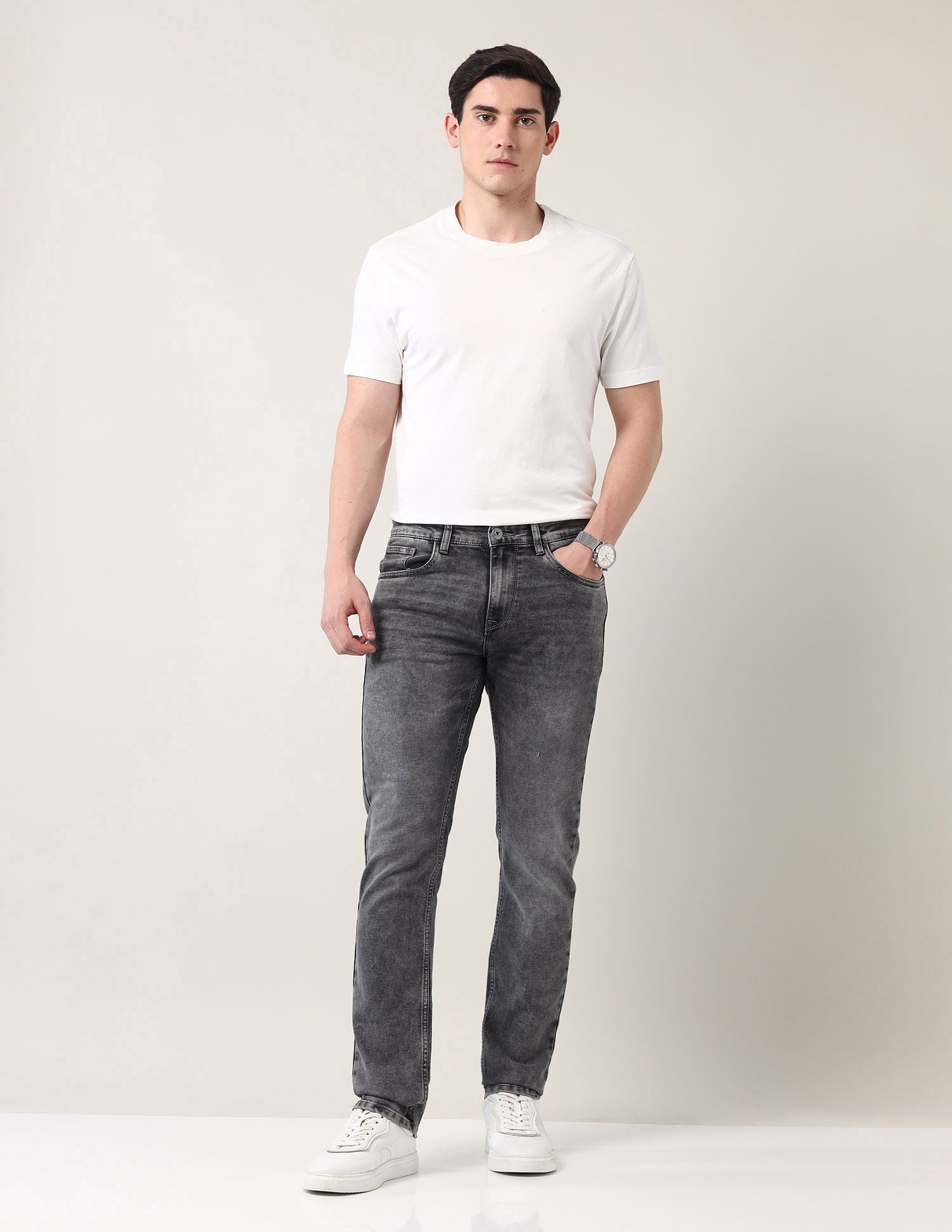 Easy-on slim Fit Mid Rise Jeans