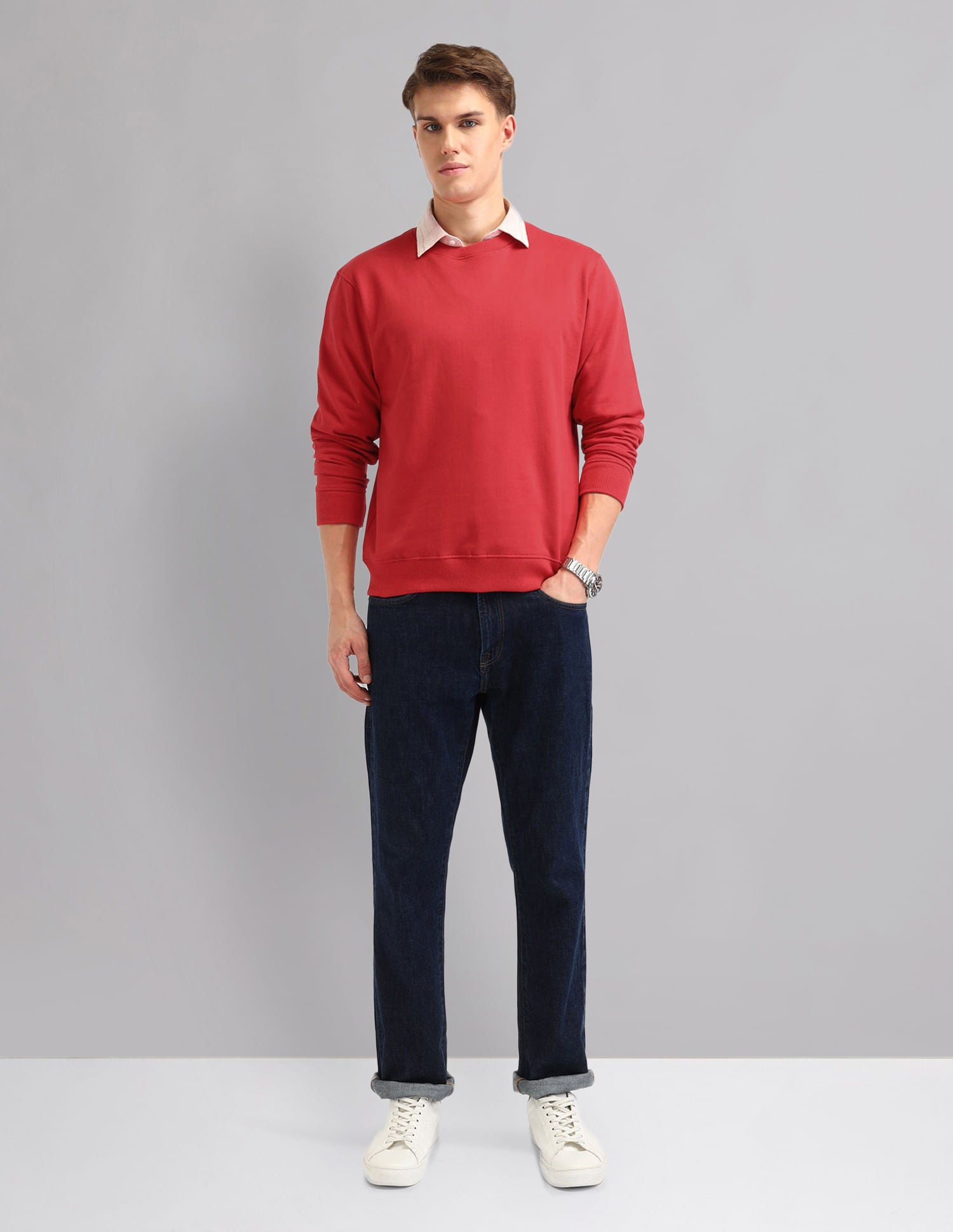 Modern Slim Fit Solid Sweatshirt