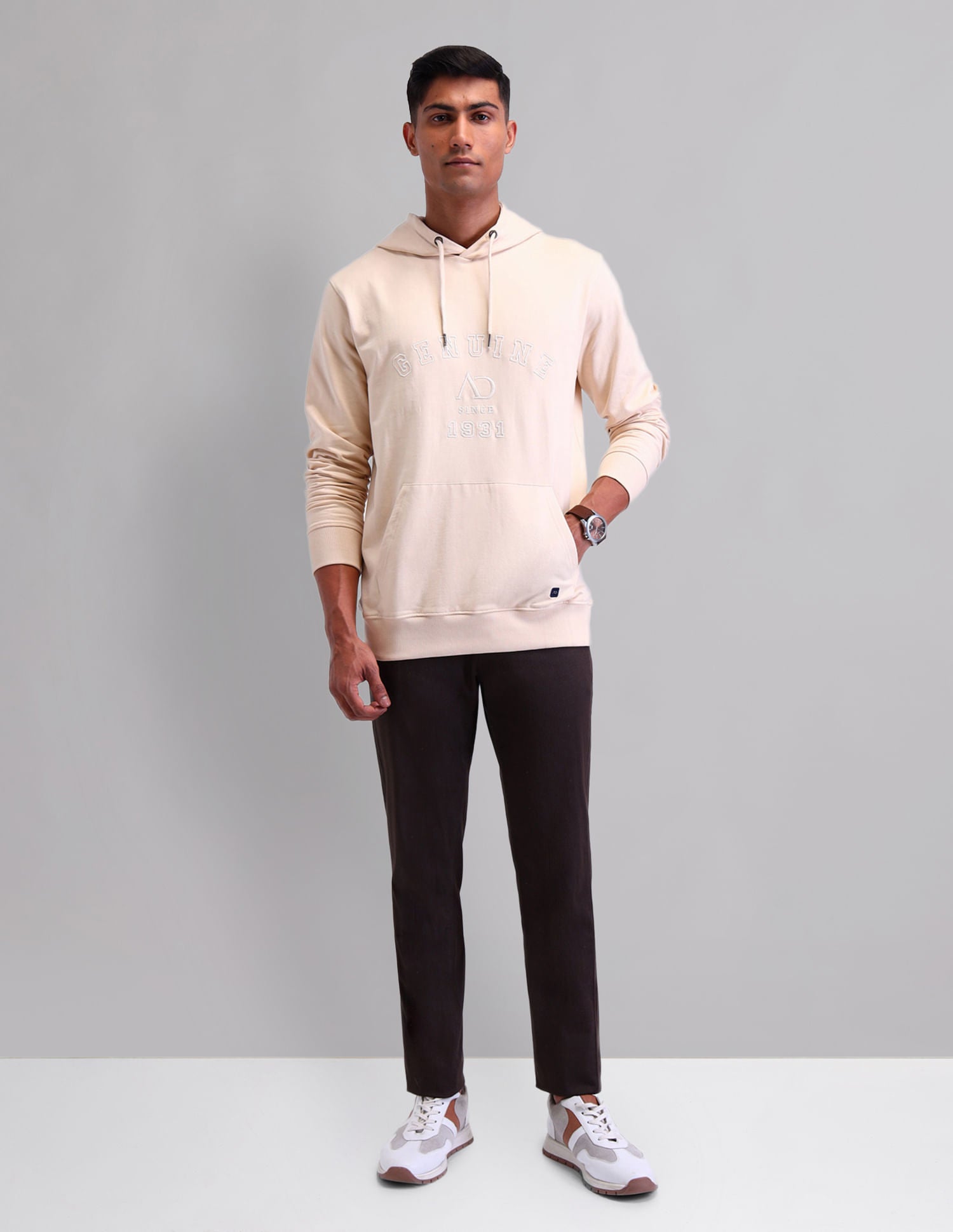 Urban Sleek Modern Slim Fit Sweatshirt