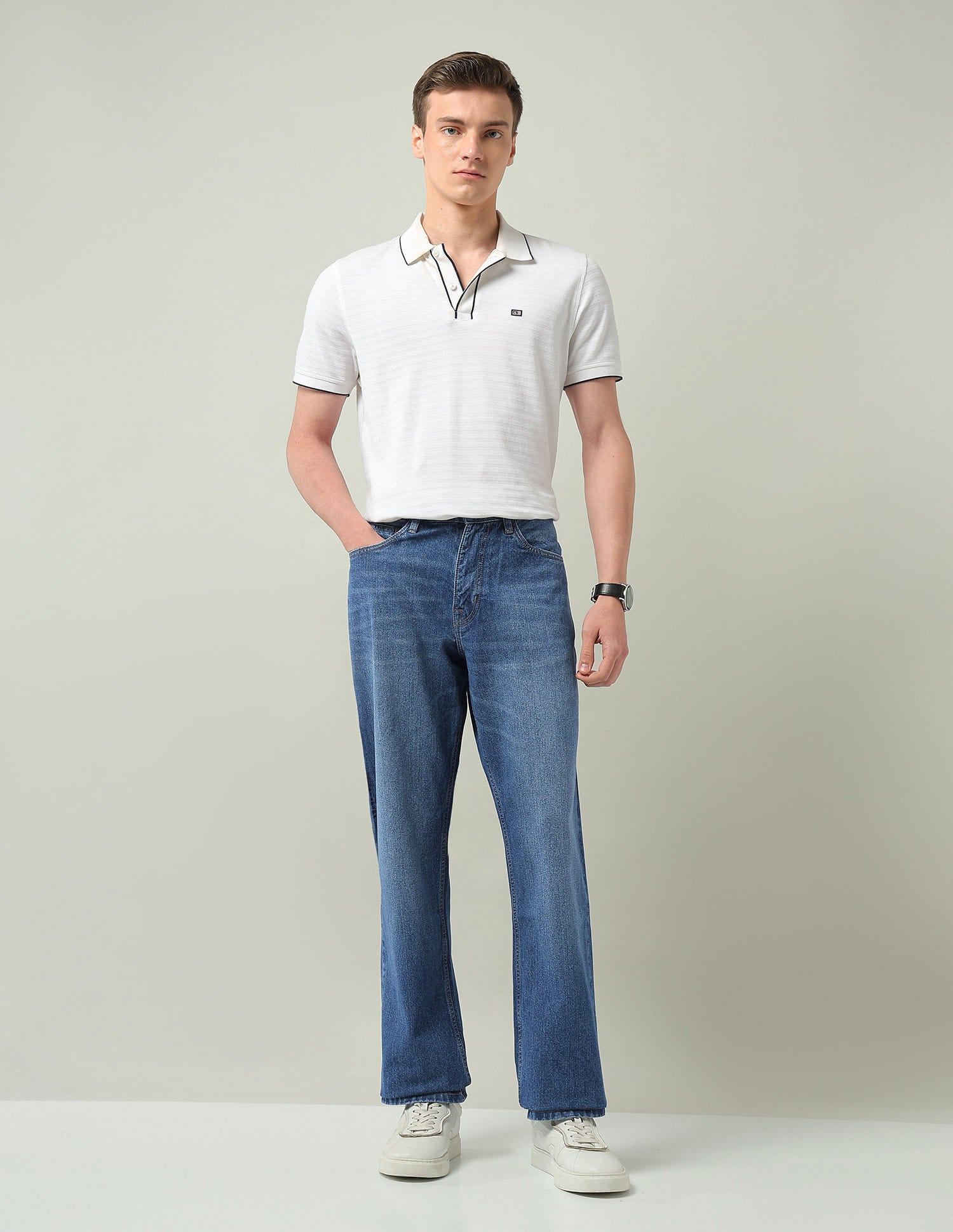 Mid Rise Baggy Fit Jeans