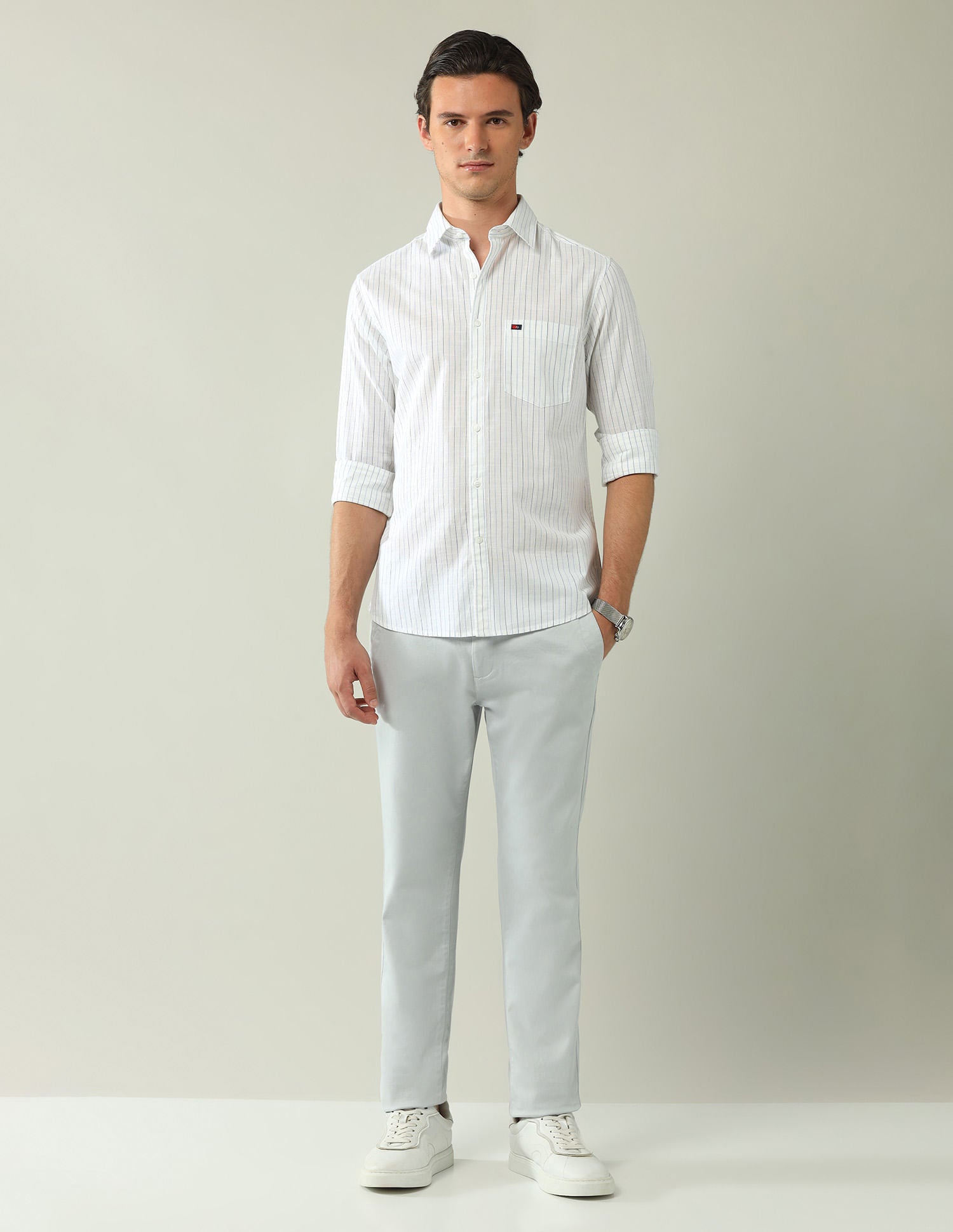 Wardrobe essential Modern Slim Fit Vertical Striped Shirt