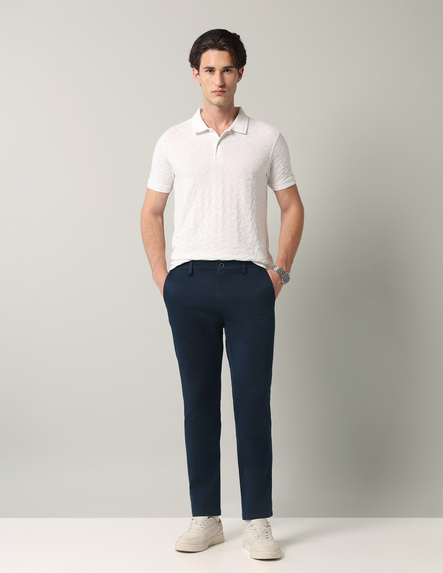 Textured Mid-rise Modern Fit Trousers