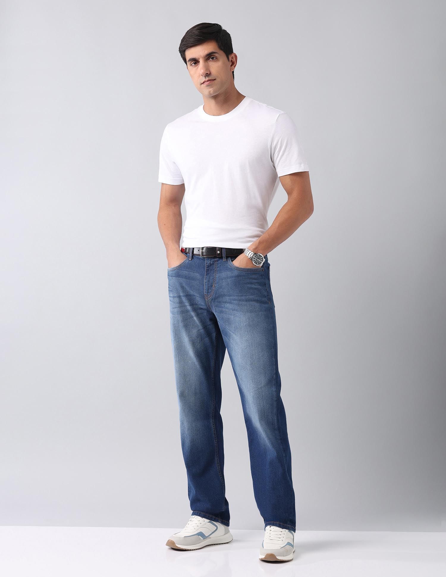 Rugged And Relaxed Fit Mid Rise Jeans