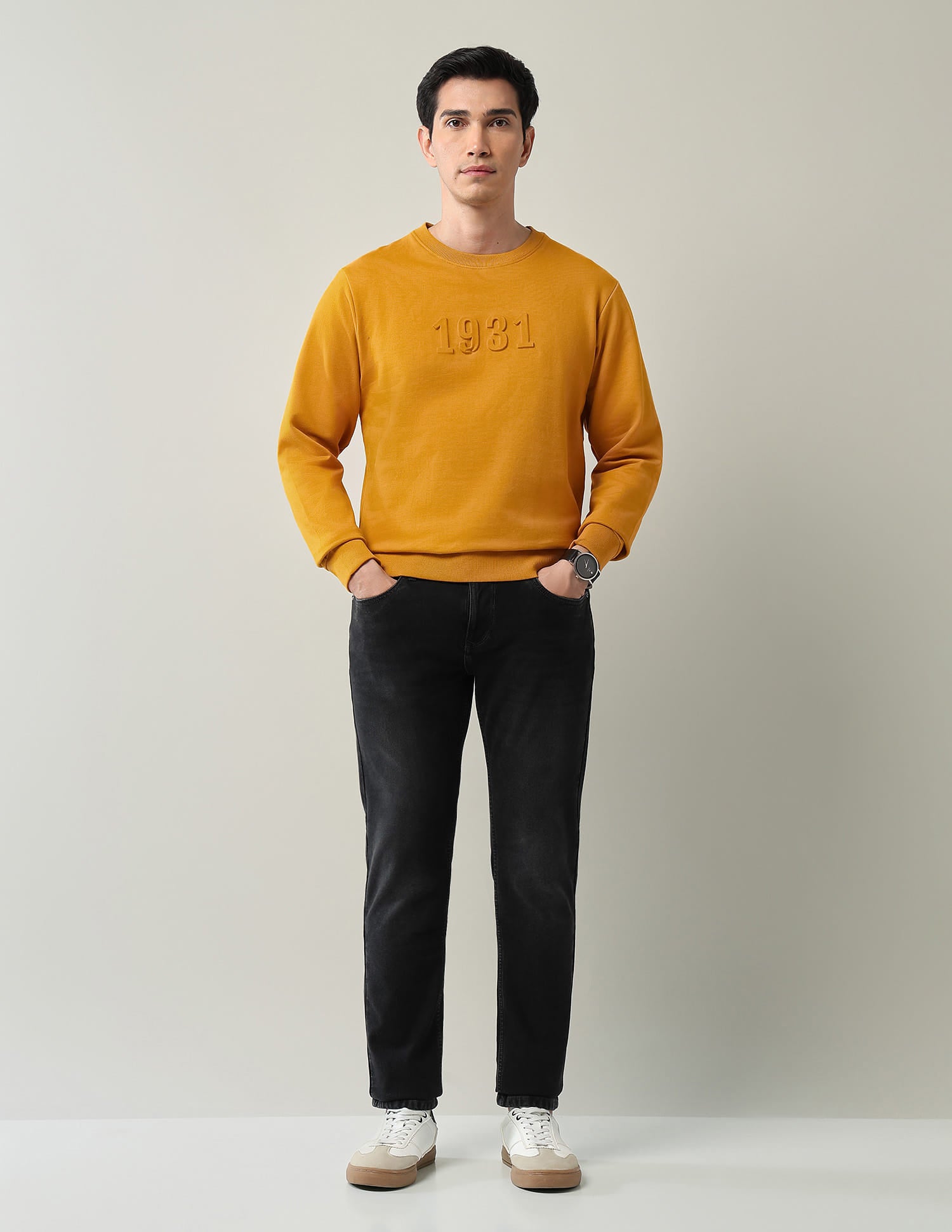 Modern Slim Fit Sweatshirt