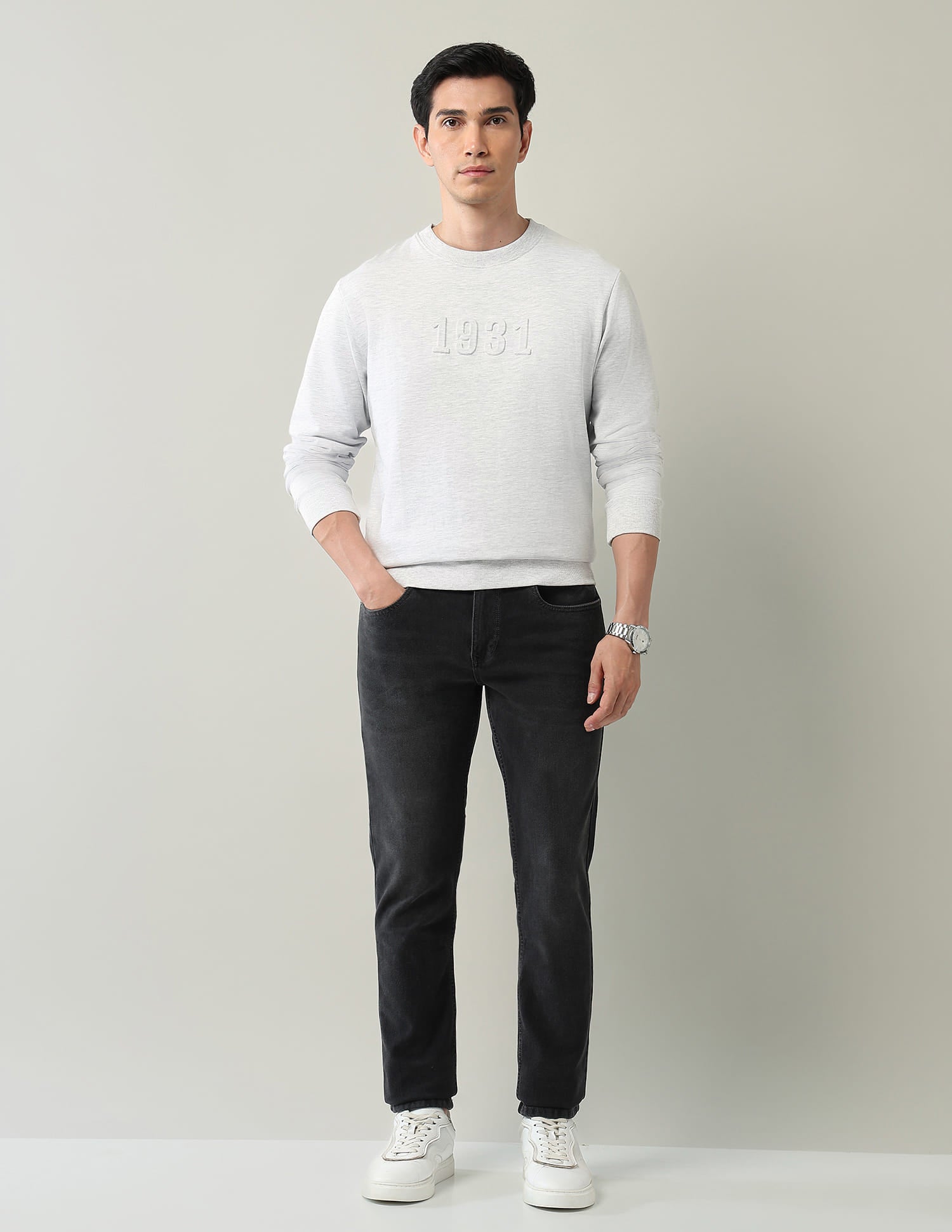 Modern Slim Fit Sweatshirt