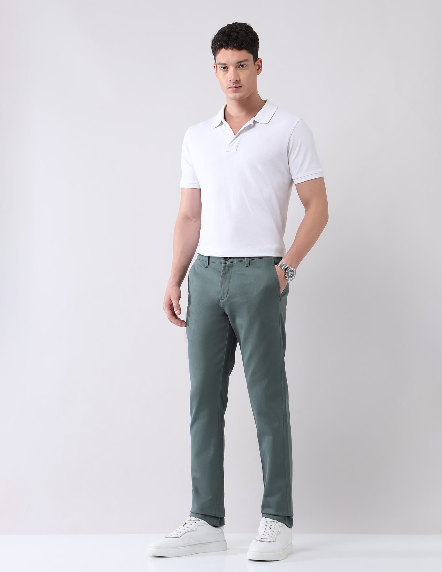 Regular Modern Slim Fit Chinos