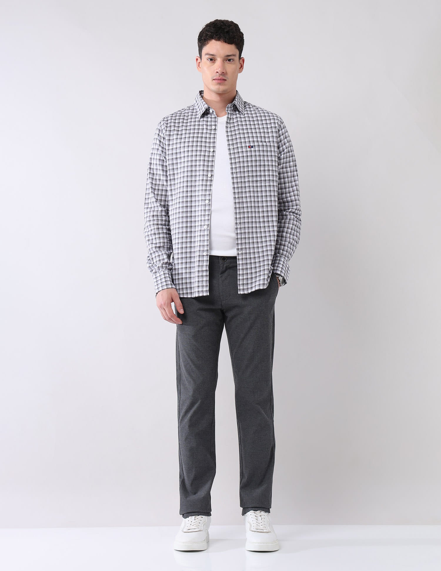 Regular Modern Slim Fit Chinos