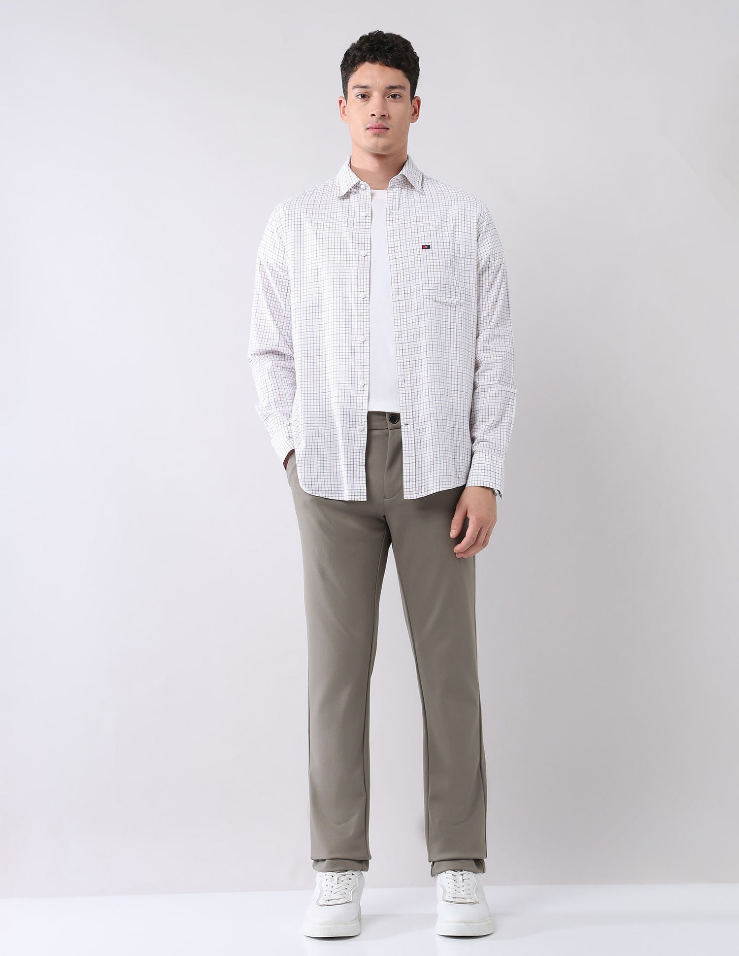 Regular Modern Slim Fit Chinos