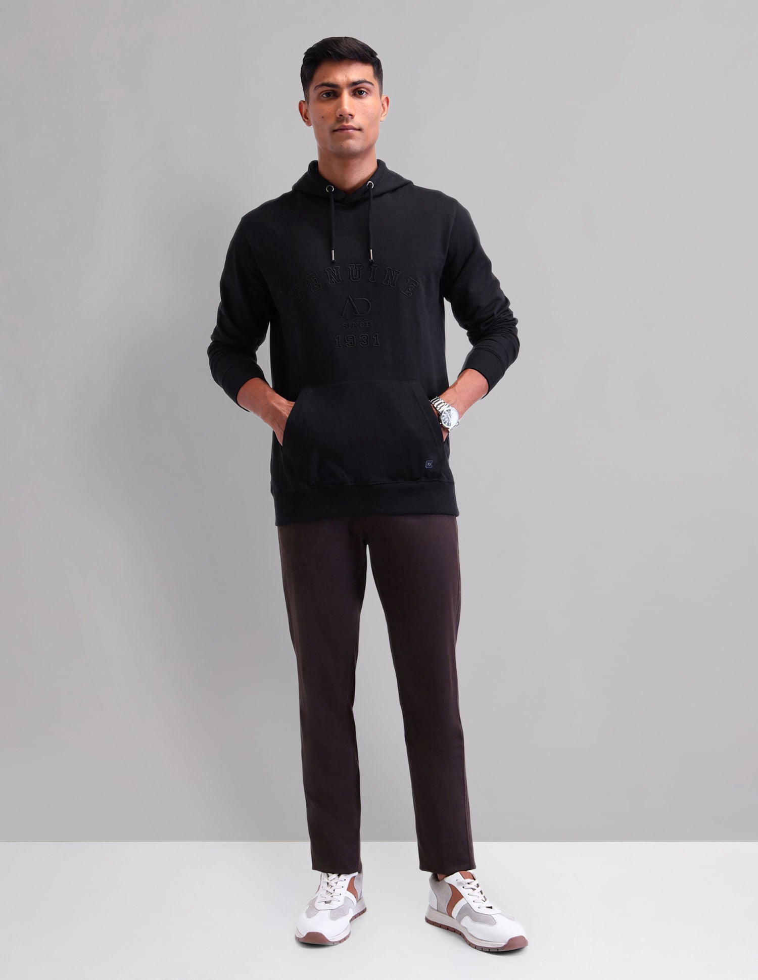 Urban Sleek Modern Slim Fit Sweatshirt