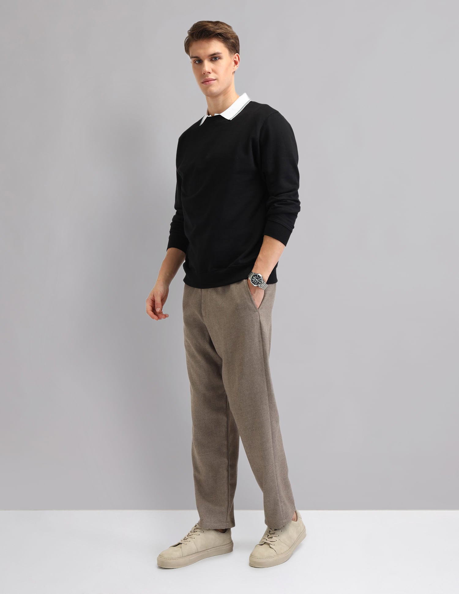 Modern Slim Fit Solid Sweatshirt