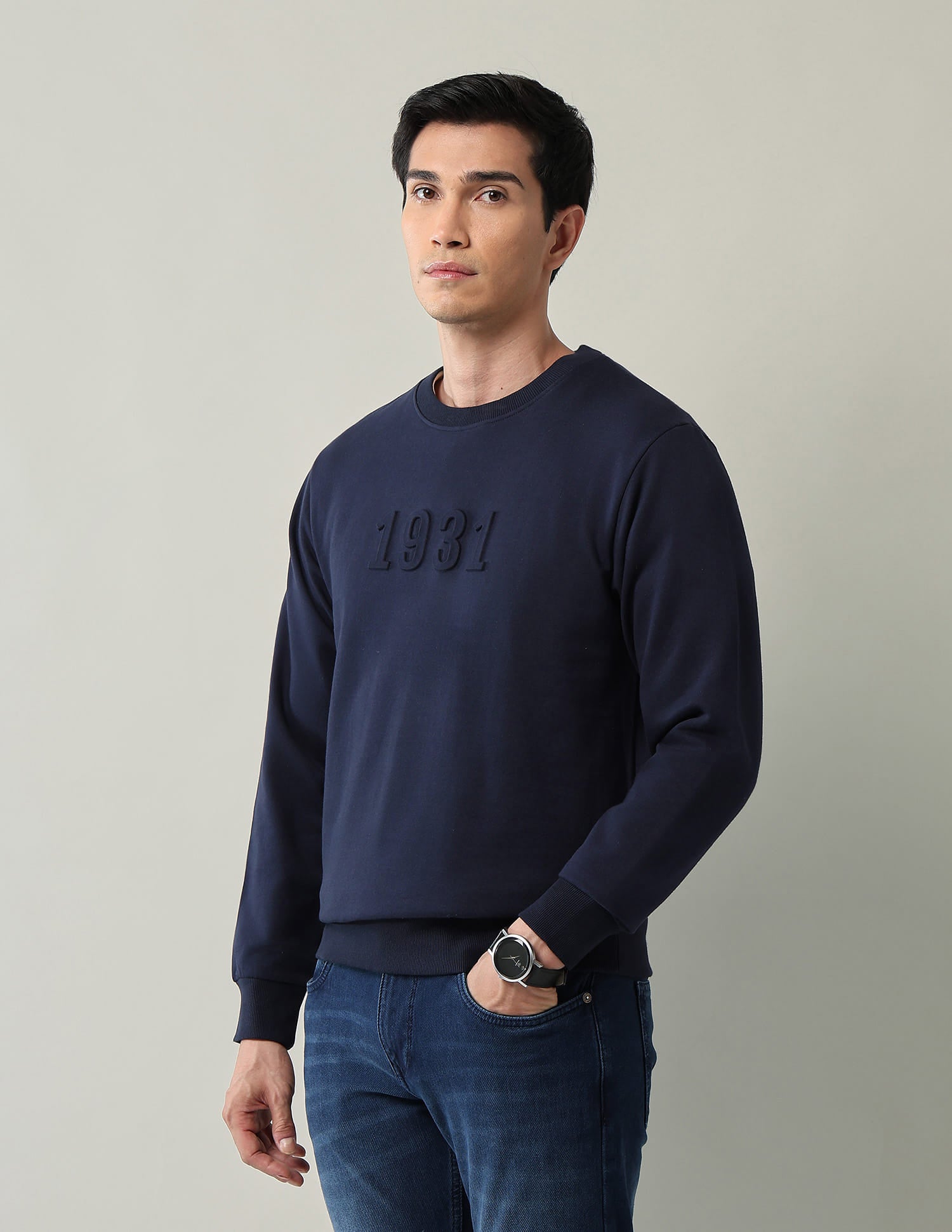 Modern Slim Fit Sweatshirt