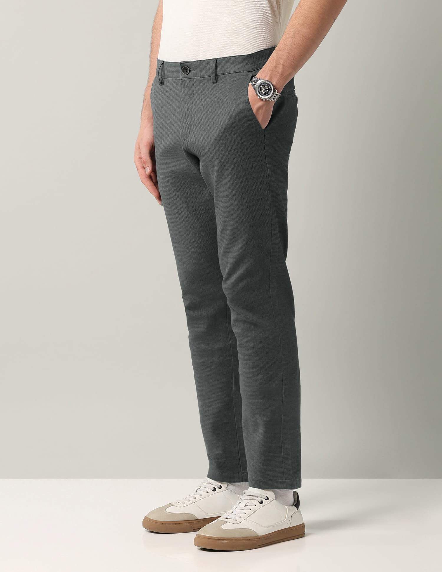 Textured Mid-rise Modern Fit Trousers