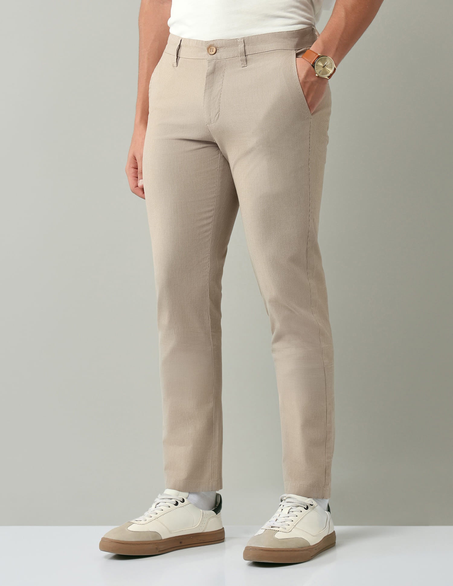 Mid-Rise Modern Slim Fit Chino