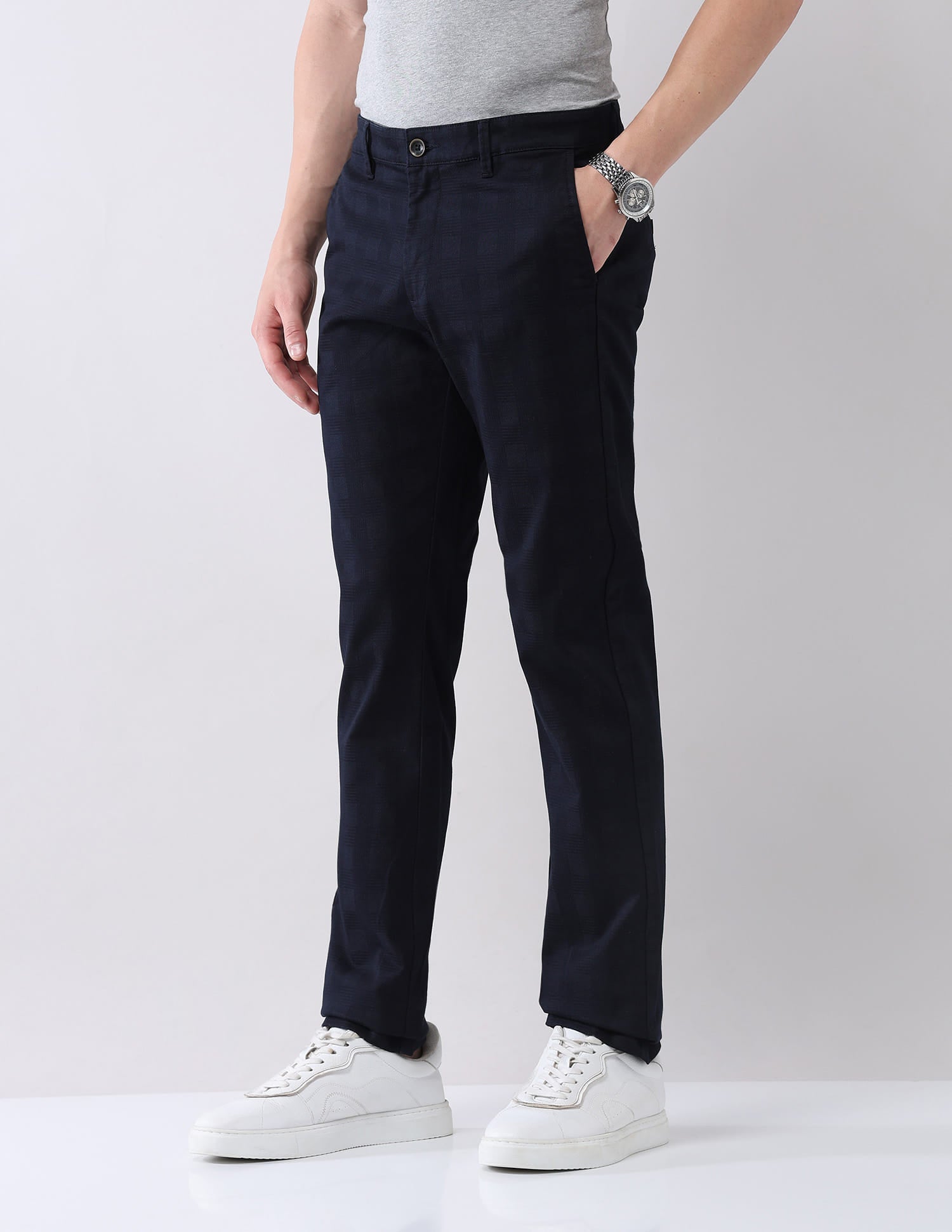 Regular Modern Slim Fit Chinos