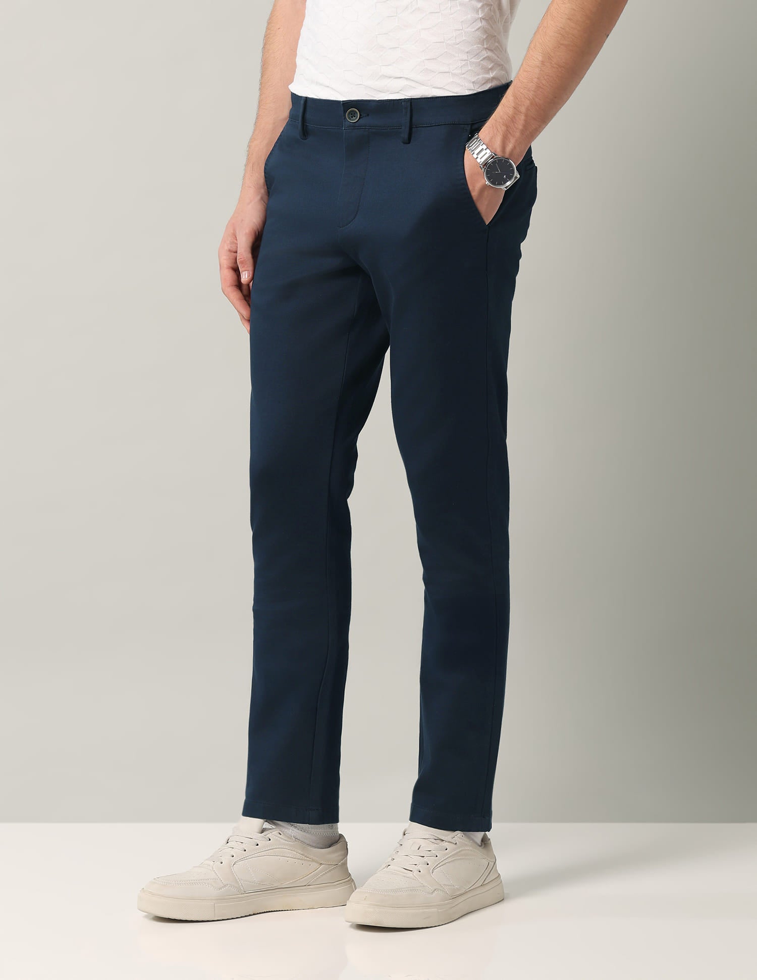 Textured Mid-rise Modern Fit Trousers