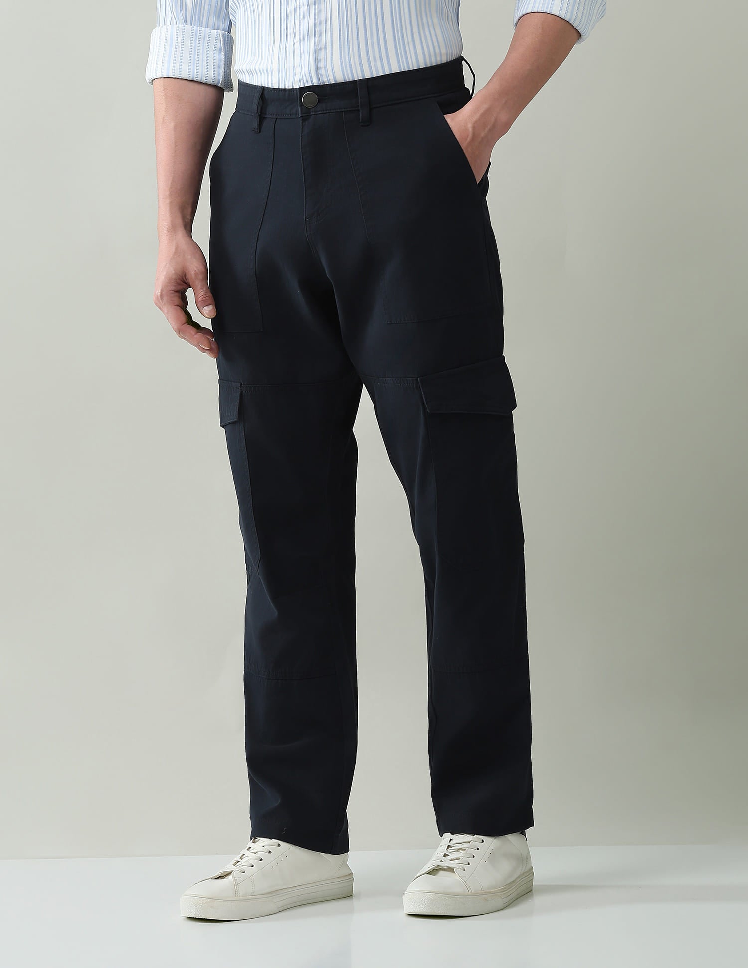 Wanderer Solid Regular Fit Cargos