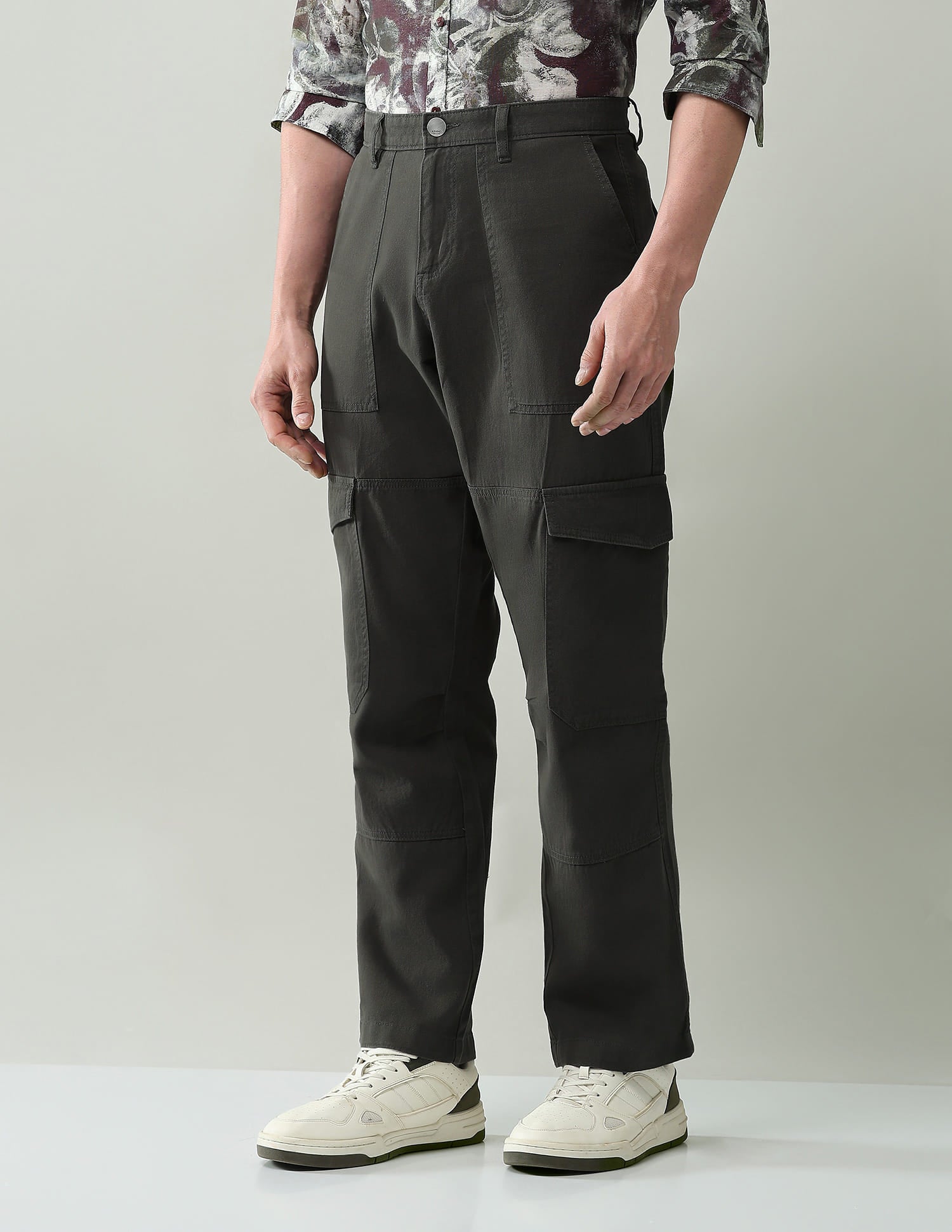 Wanderer Solid Regular Fit Cargos
