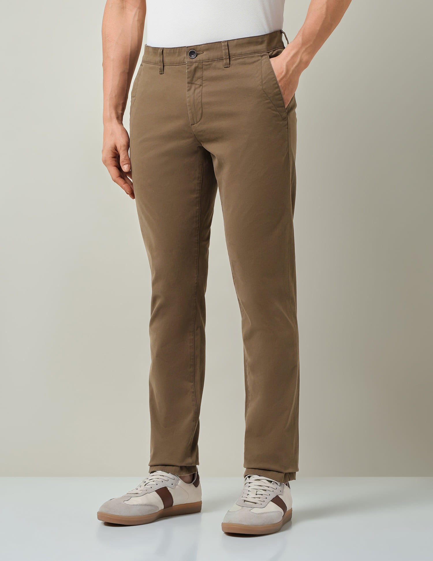 Office essential Solid Mid-Rise Slim Fit Trousers