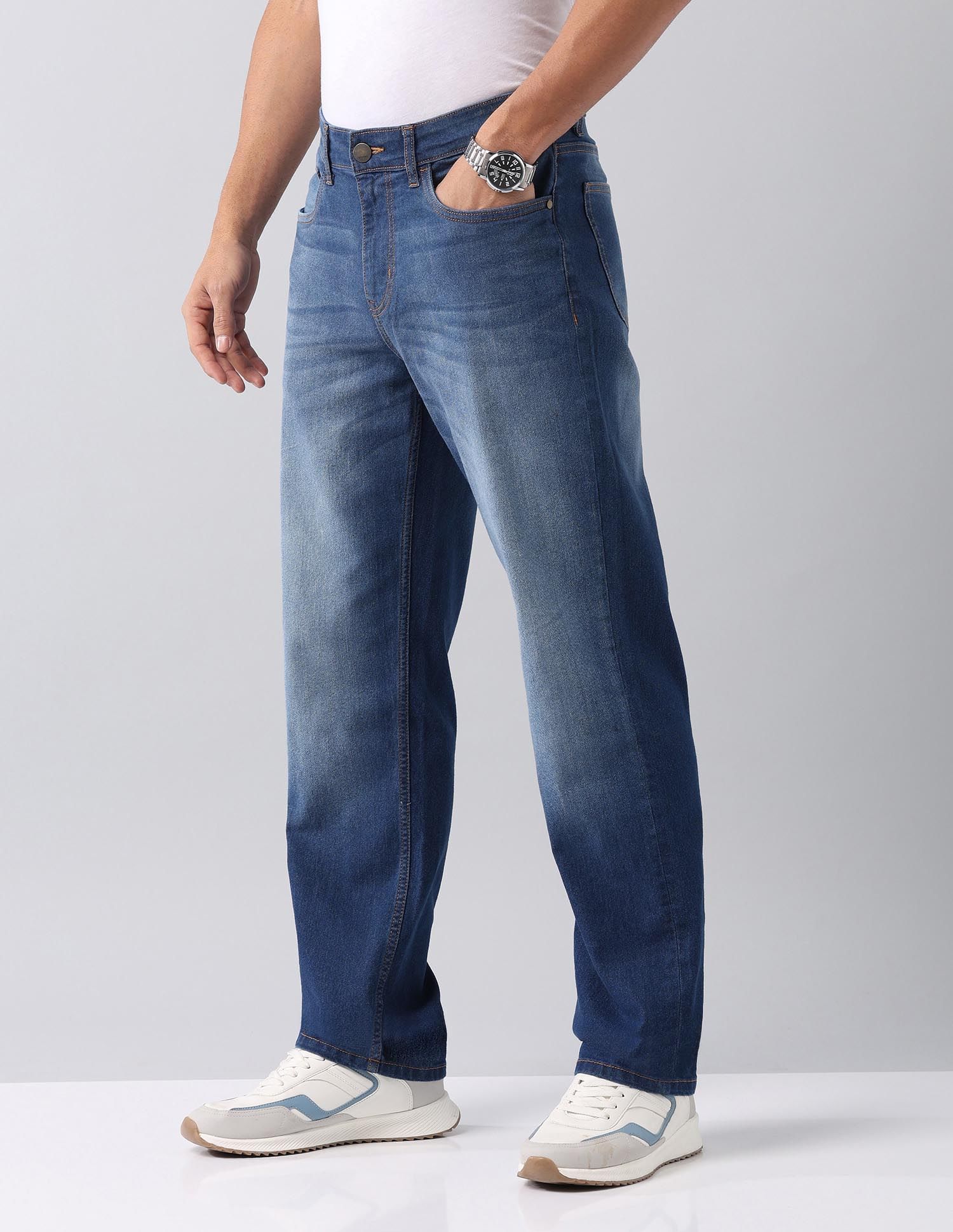Rugged And Relaxed Fit Mid Rise Jeans