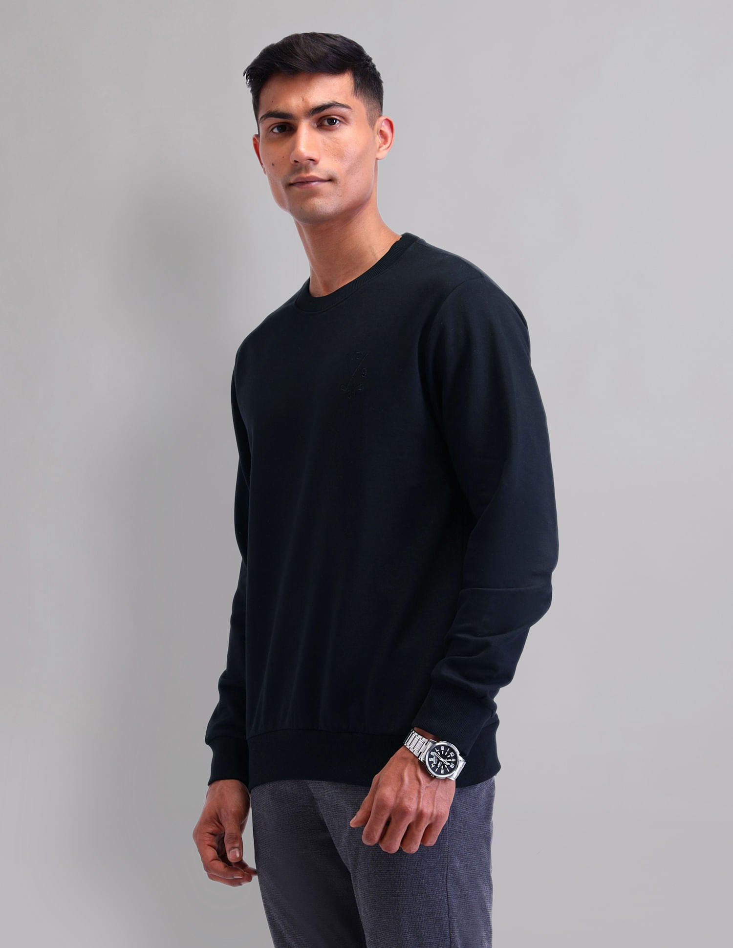 Urban Sleek Modern Slim Fit Sweatshirt