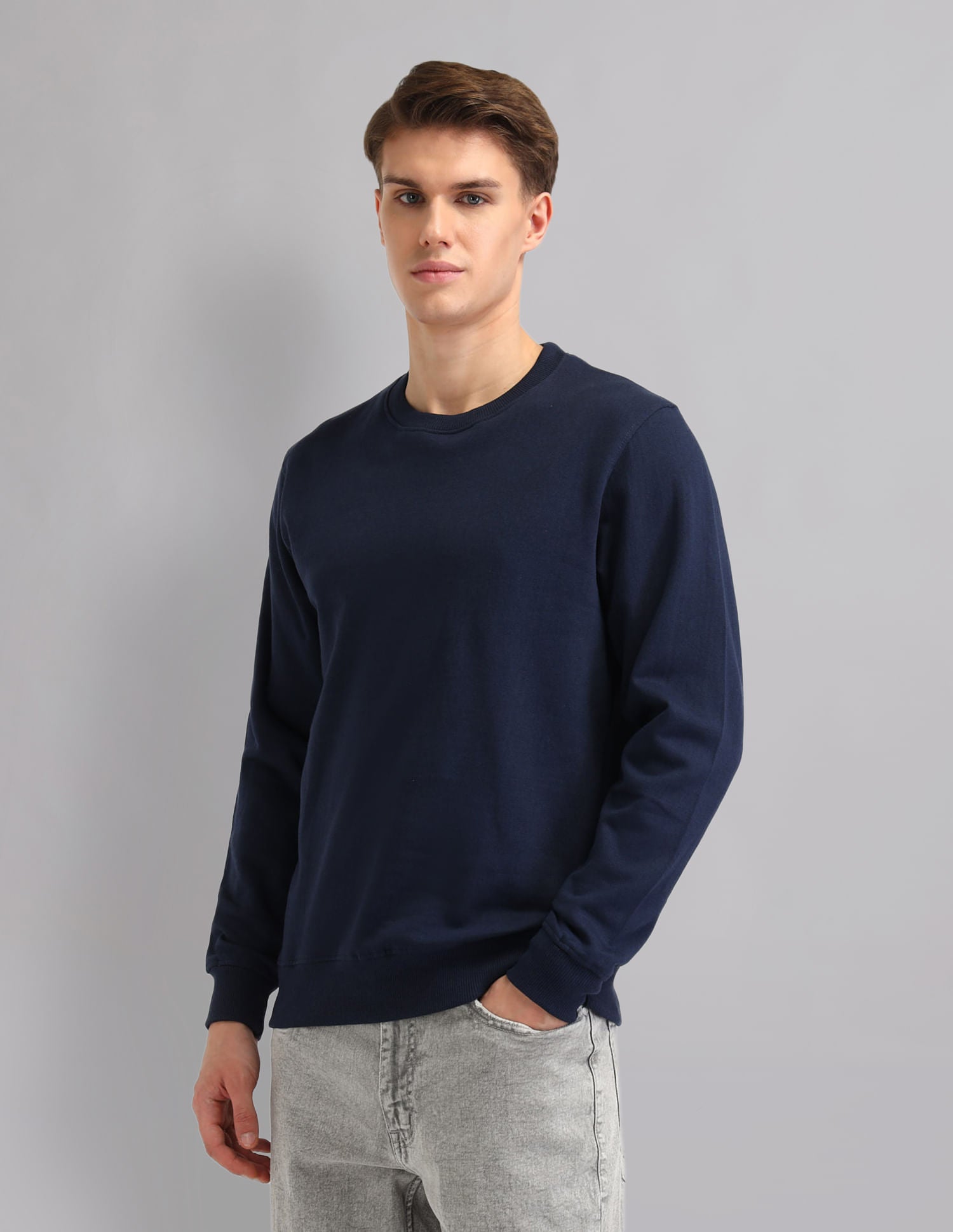 Modern Slim Fit Solid Sweatshirt