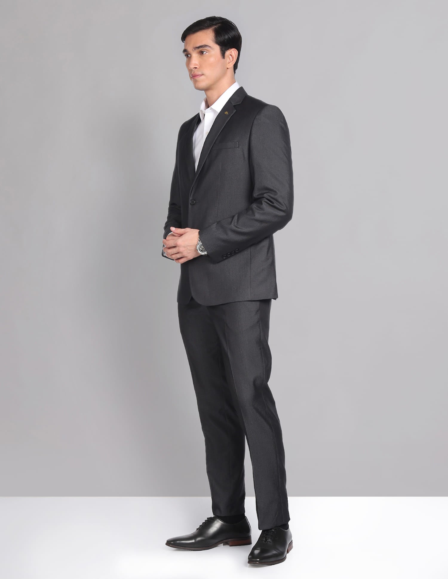 Tailored Regular Fit Solid Two Piece Suit