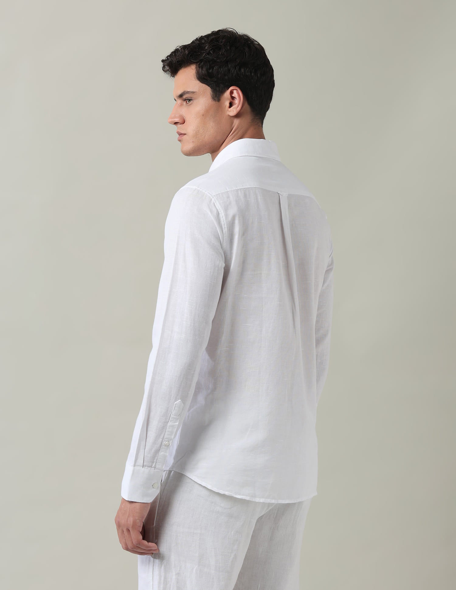 Vogue Solid Regular Fit Shirt