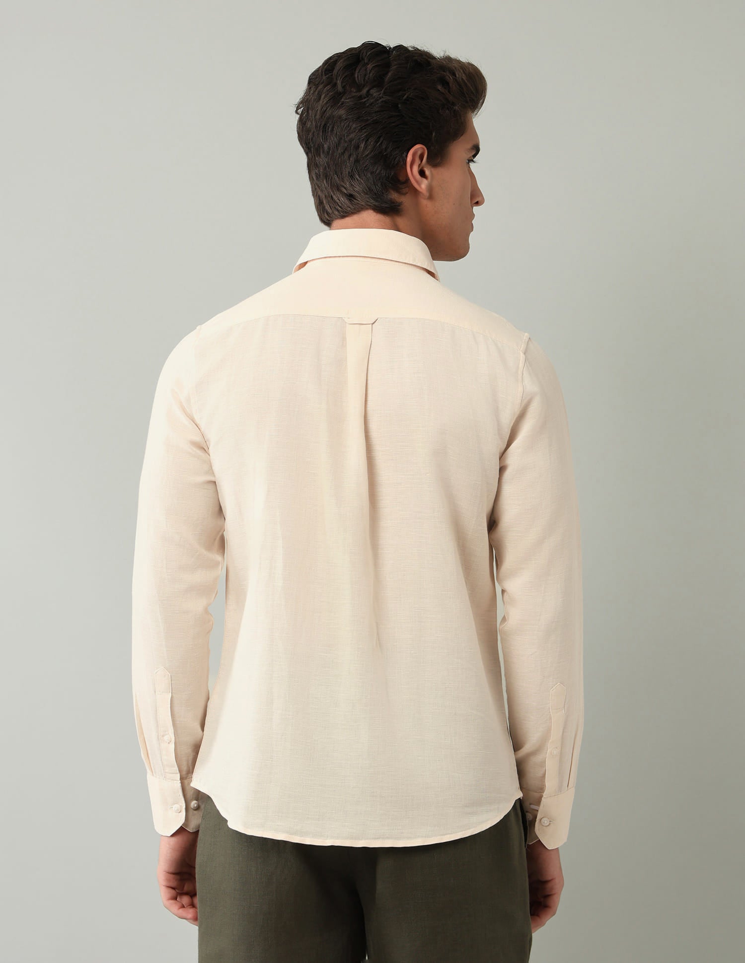 Biege Solid Modern Slim Fit Shirt