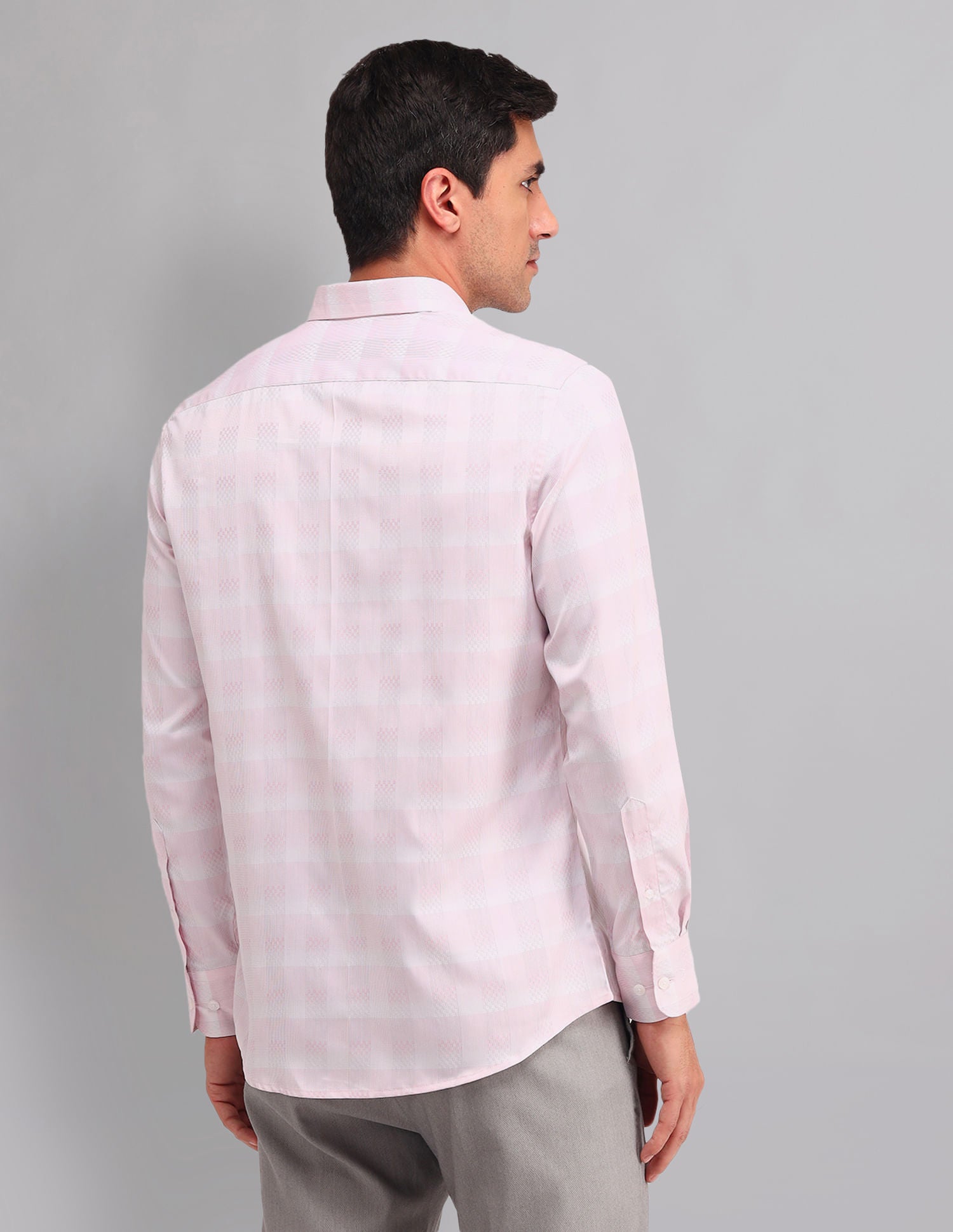 Sleek & Modern  Regular Fit Checked Twill Shirt