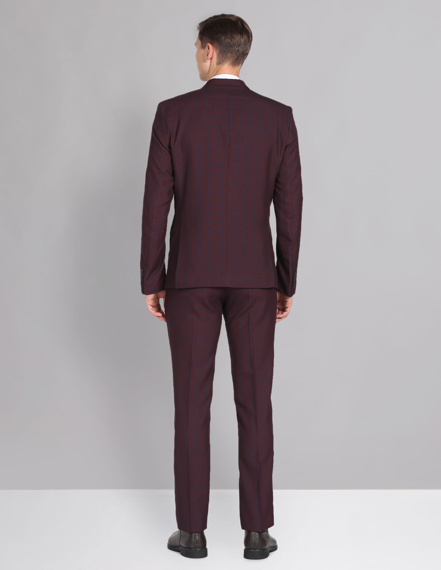Classic Tailored Regular Fit Dobby Two Piece Suit