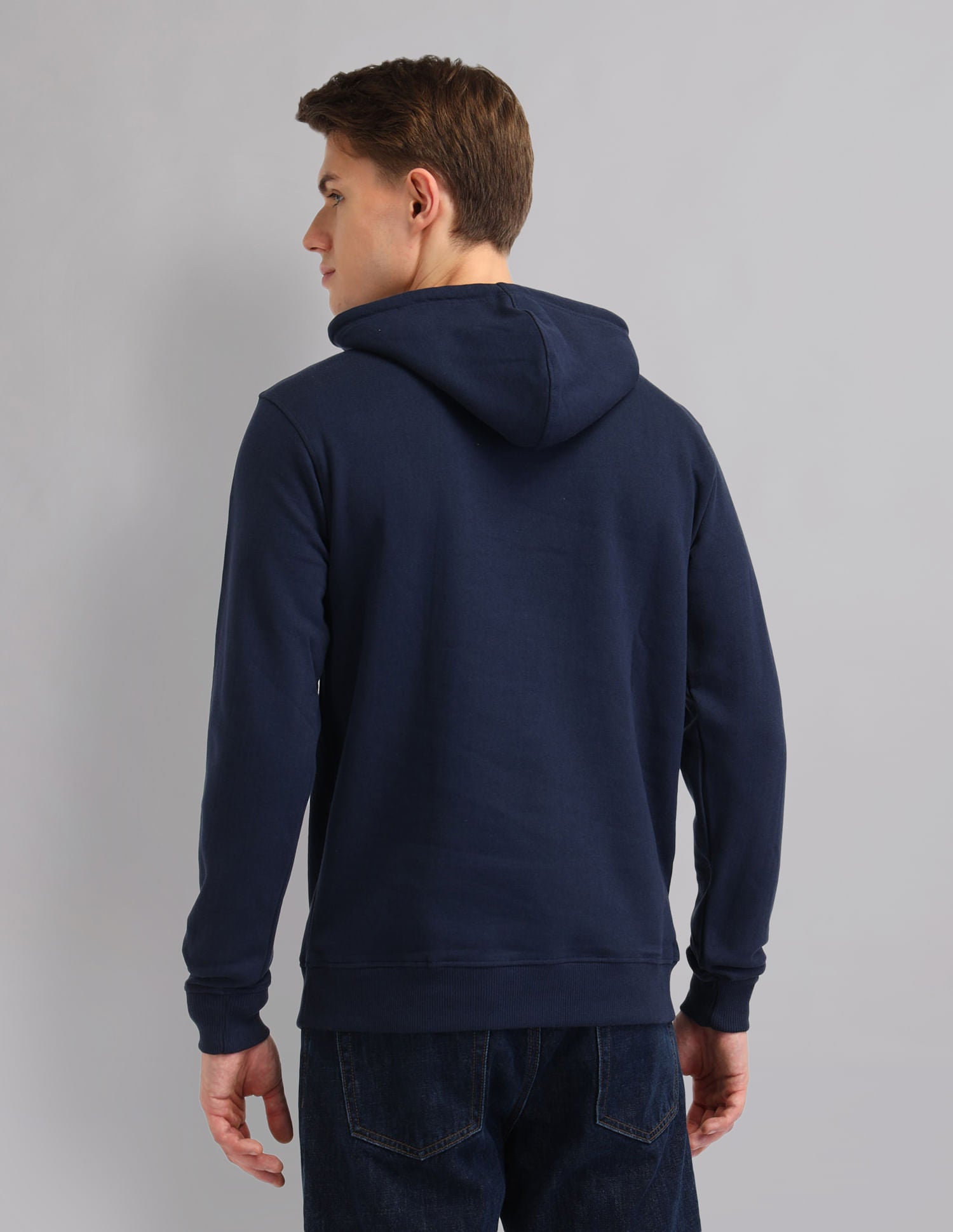 Modern Slim Fit Solid Sweatshirt