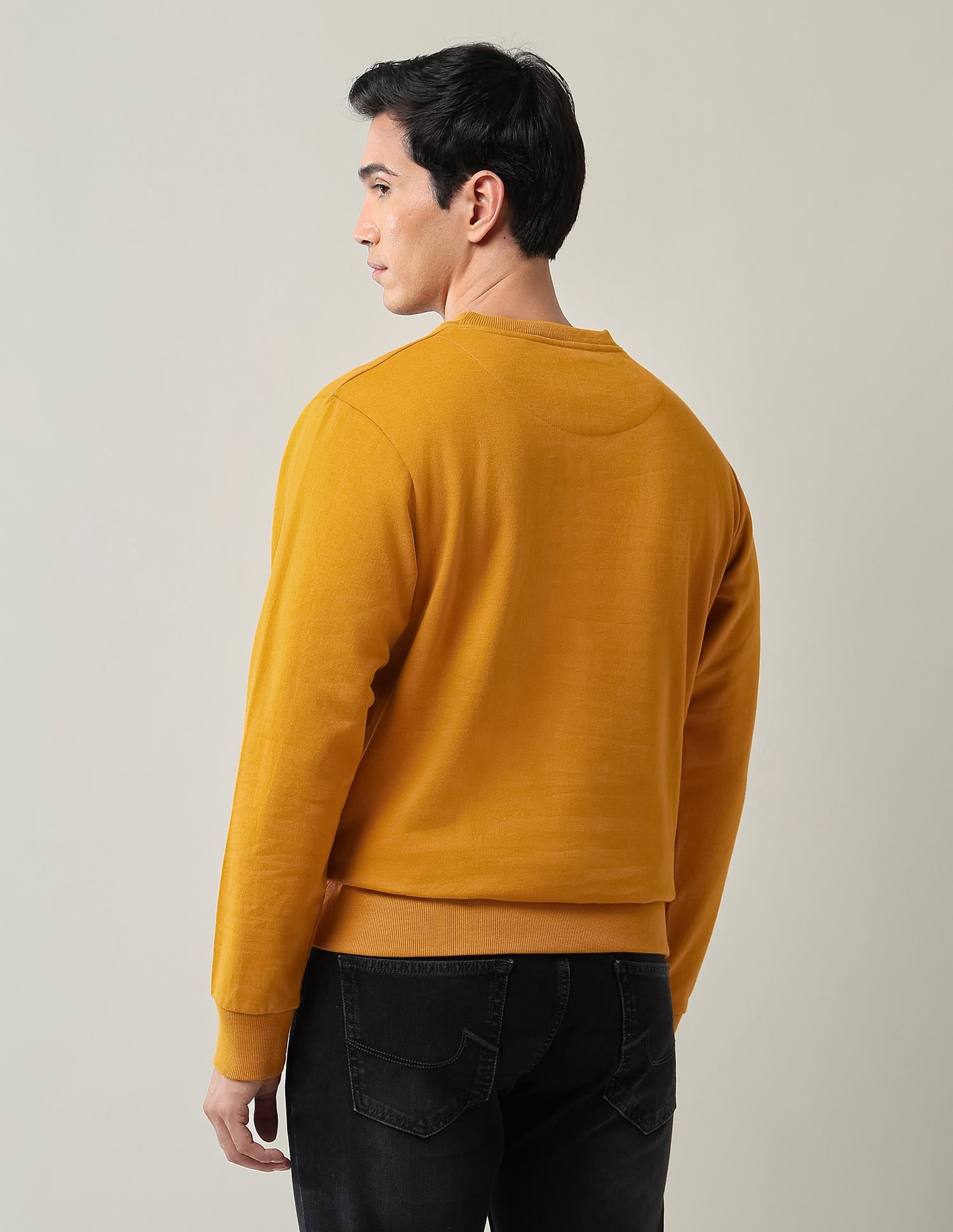 Modern Slim Fit Sweatshirt