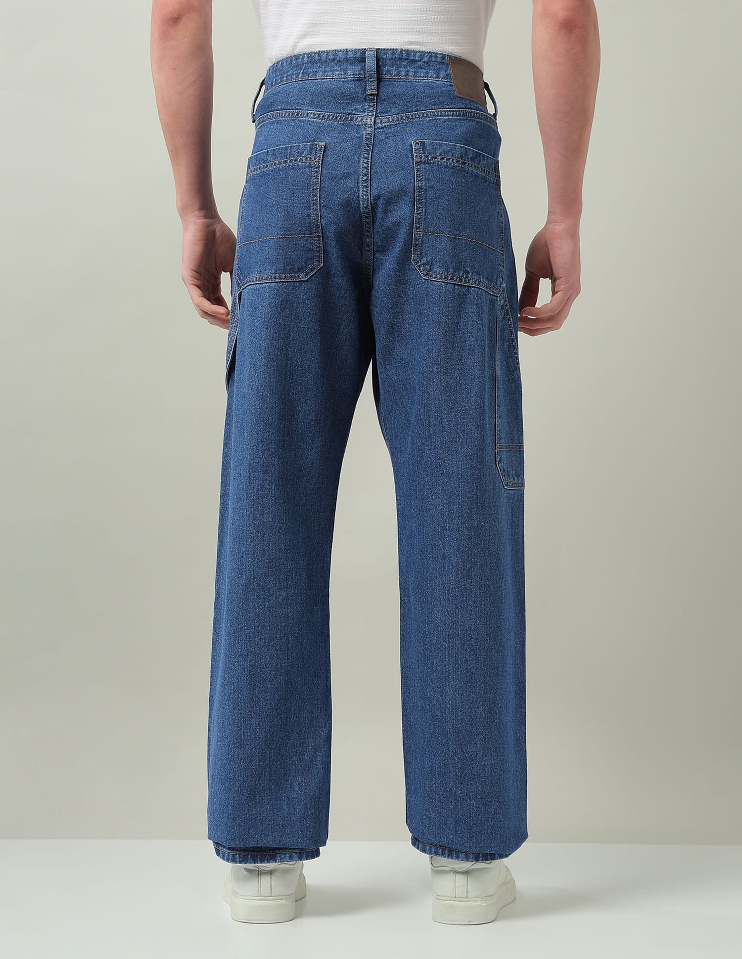 Mid Rise Baggy Fit Jeans