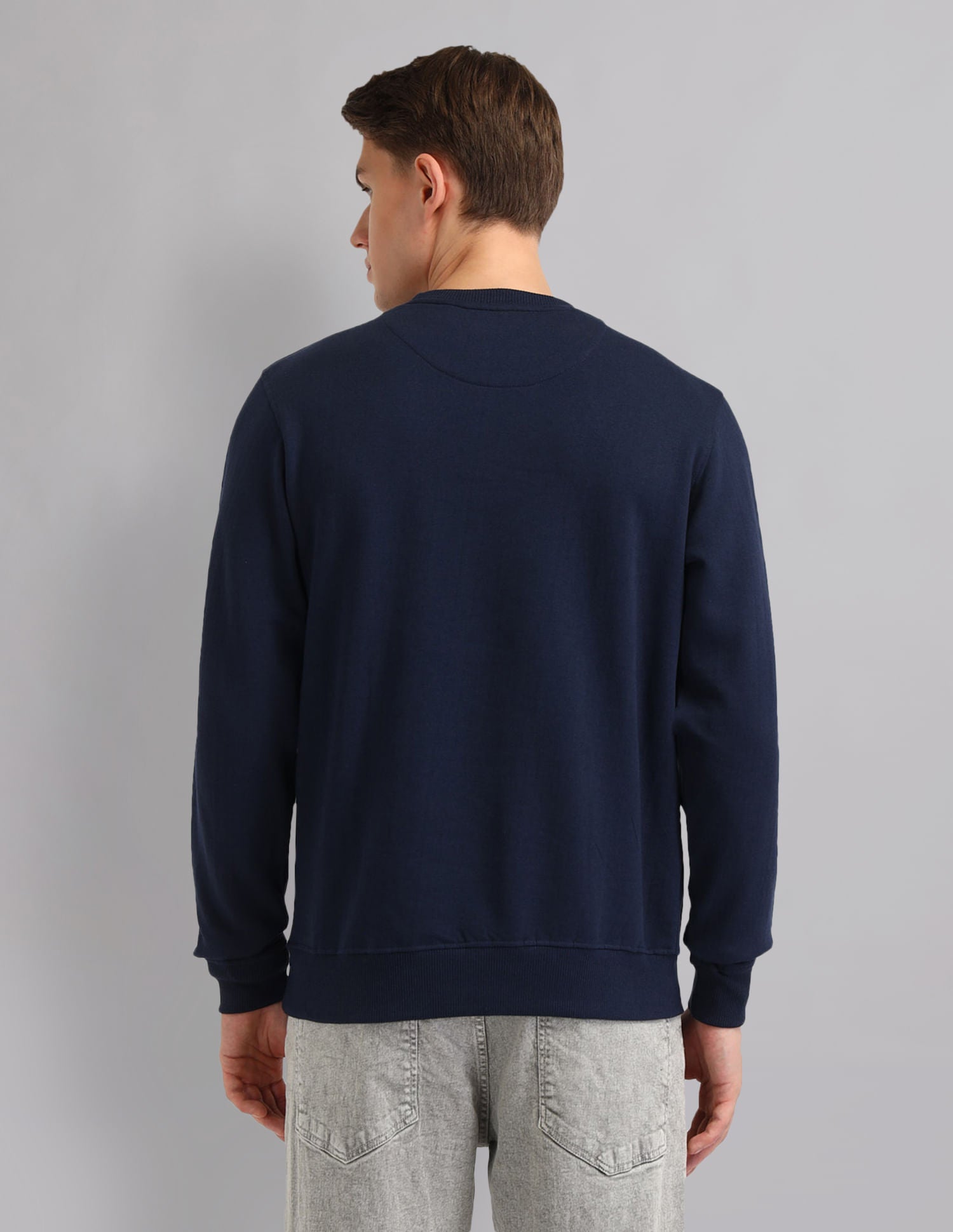 Modern Slim Fit Solid Sweatshirt