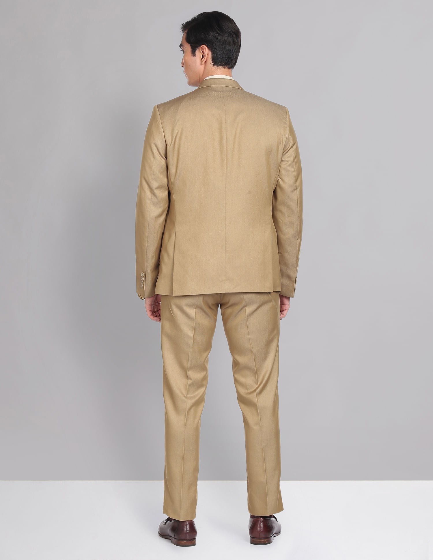Office Capsule Tailored Regular Fit Solid Two Piece Suit