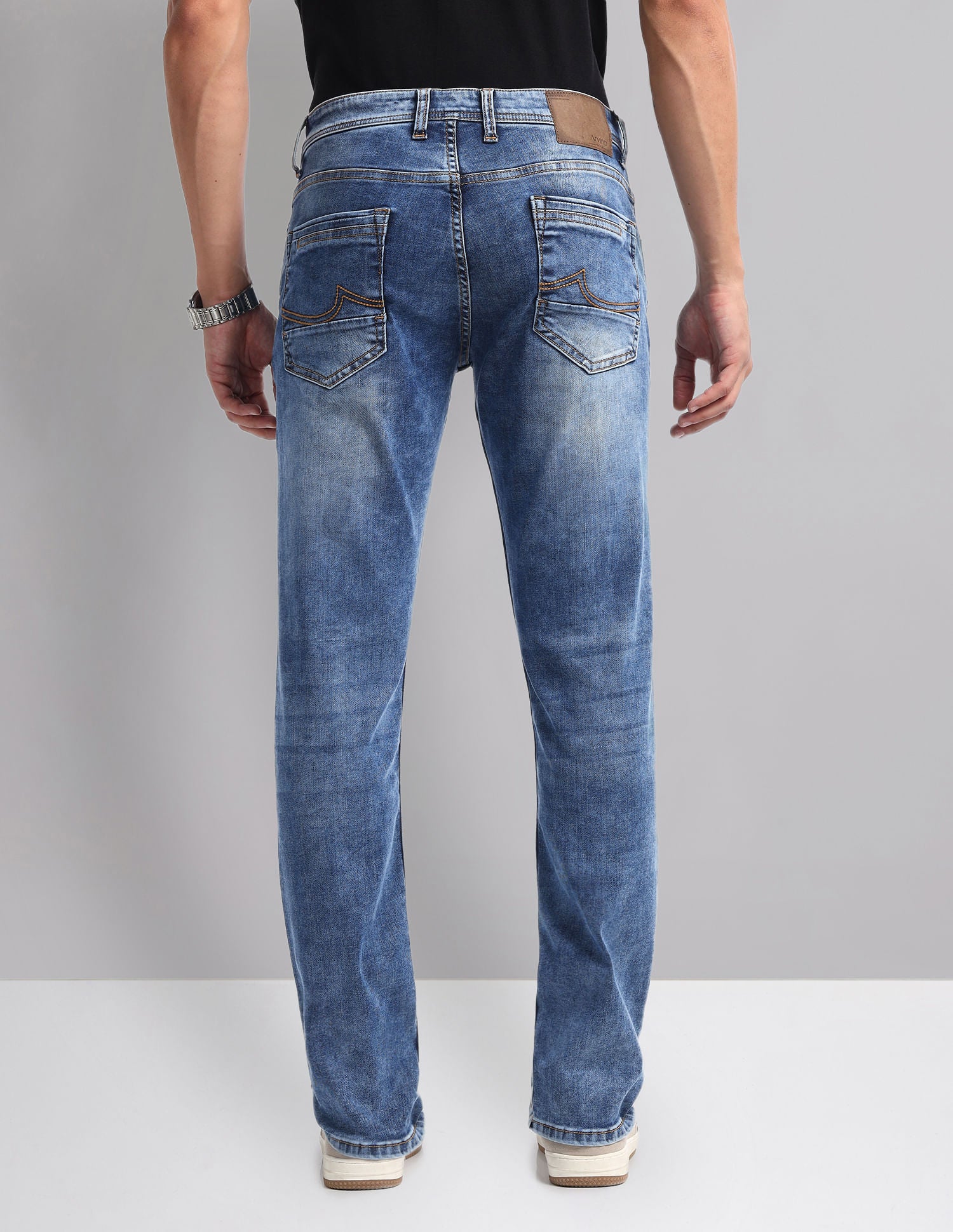 Stylish-Eyed Stone Wash Slim Fit Jeans