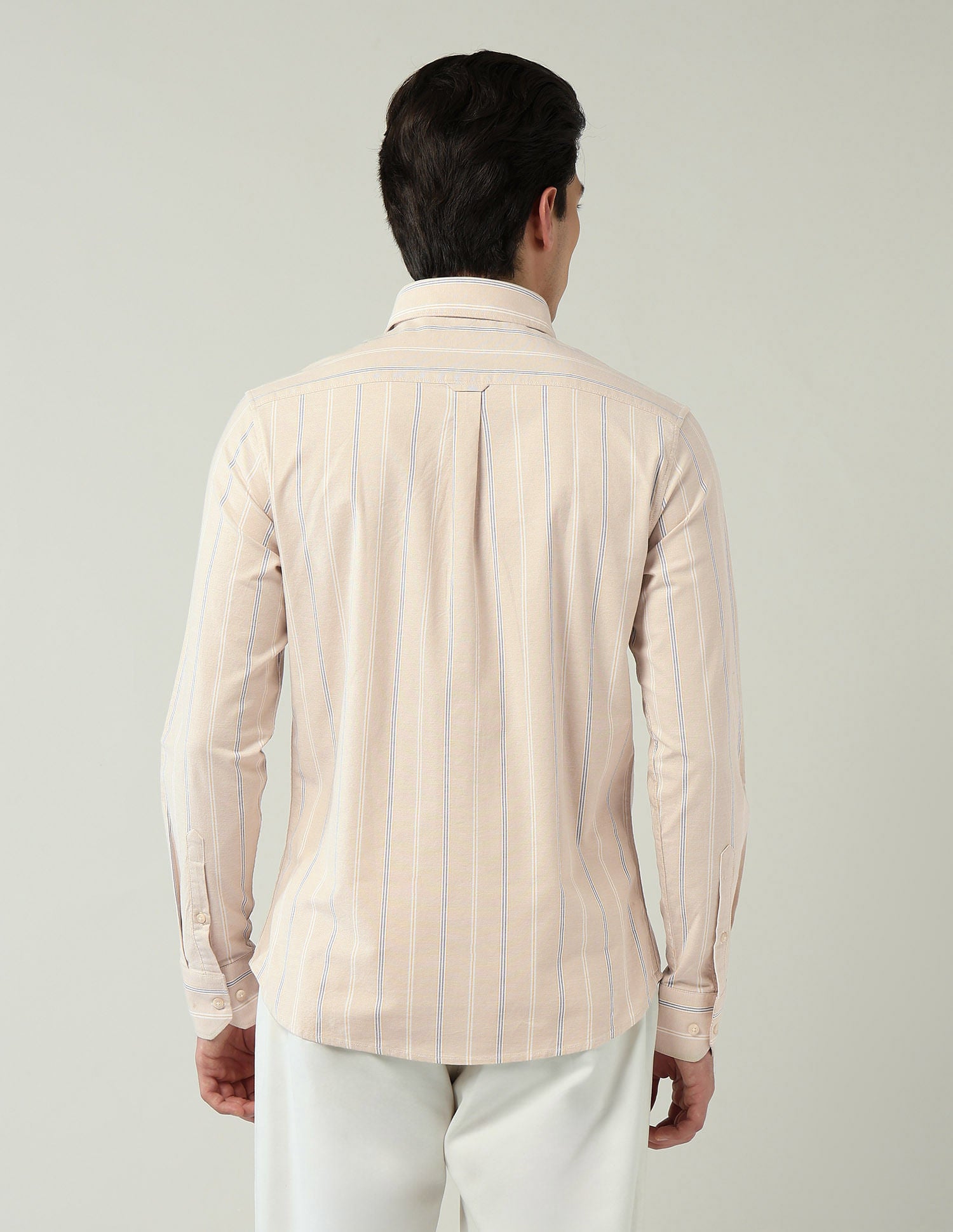 Wardrobe essential Modern Slim Fit Vertical Striped Shirt