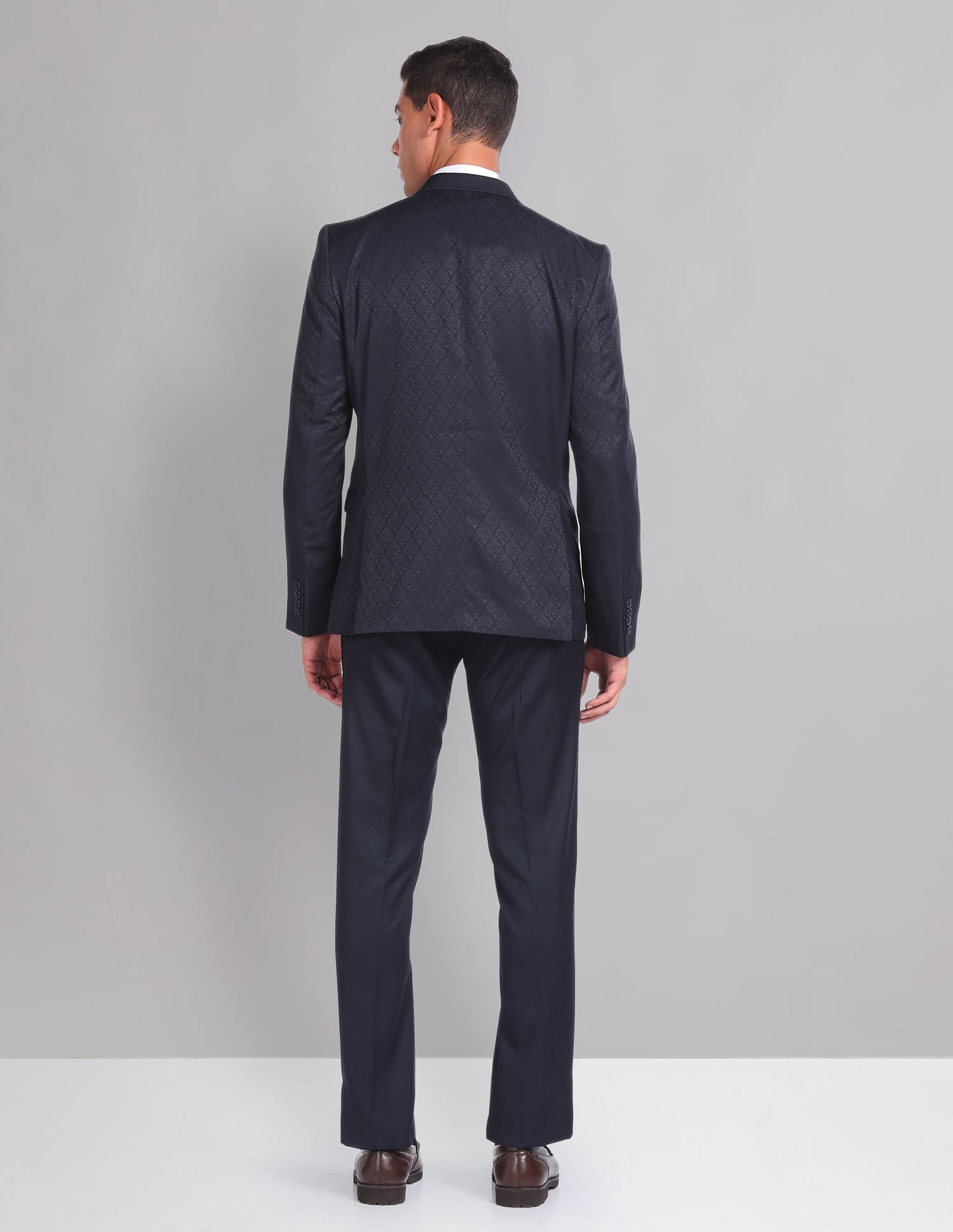 Exquisitely Tailored Fit Jacquard Sartorial Suit